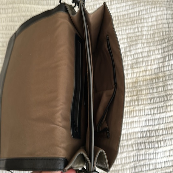 Steve Madden black and dark green purse - Picture 4 of 7